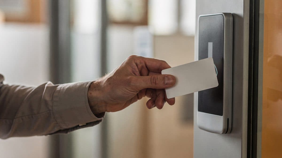 NVVH vezetői fizetés: ennyit fizetnek a védett személyek védelméért